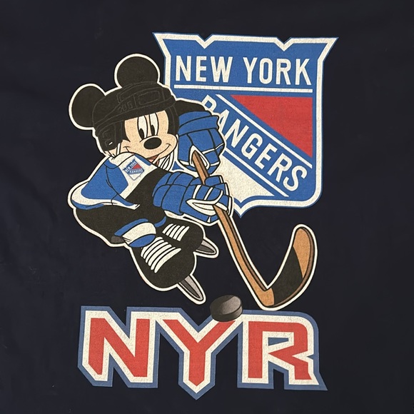 Disney gildan men’s size large Navy blue Mickey New York Rangers T-shirt. - Picture 2 of 4